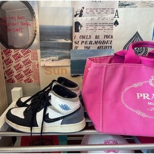 Nike Air Jordan 1s Mid